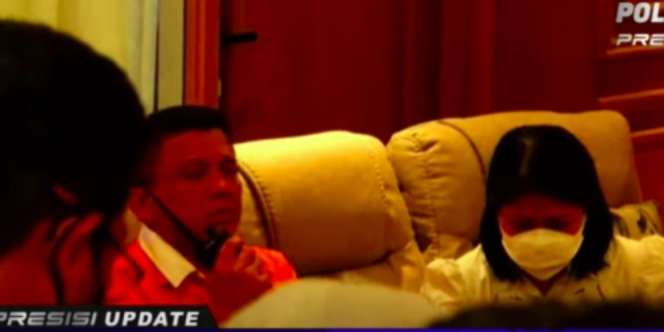 Potret Ferdy Sambo dan Putri Candrawathi Bertemu Pertama Kali usai Jadi Tersangka, Keduanya Sempat Berpelukan