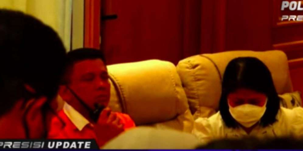 Potret Ferdy Sambo dan Putri Candrawathi Bertemu Pertama Kali usai Jadi Tersangka, Keduanya Sempat Berpelukan