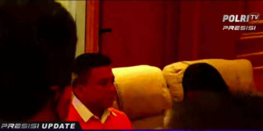 Potret Ferdy Sambo dan Putri Candrawathi Bertemu Pertama Kali usai Jadi Tersangka, Keduanya Sempat Berpelukan