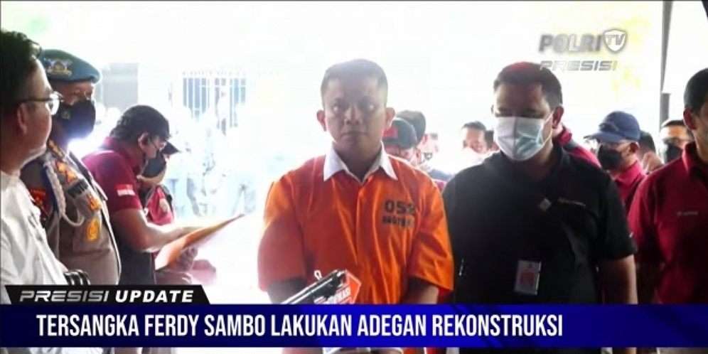 Potret Ferdy Sambo Memakai Baju Tahanan, Tangannya Diborgol Kabel Tis