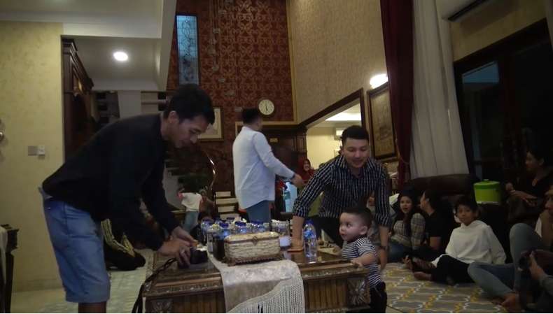 10 Adu Mewah Rumah Cici Paramida VS Siti KDI, Penyanyi Kakak Beradik, Bak Langit & Bumi?