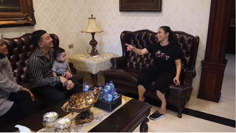 10 Adu Mewah Rumah Cici Paramida VS Siti KDI, Penyanyi Kakak Beradik, Bak Langit & Bumi?