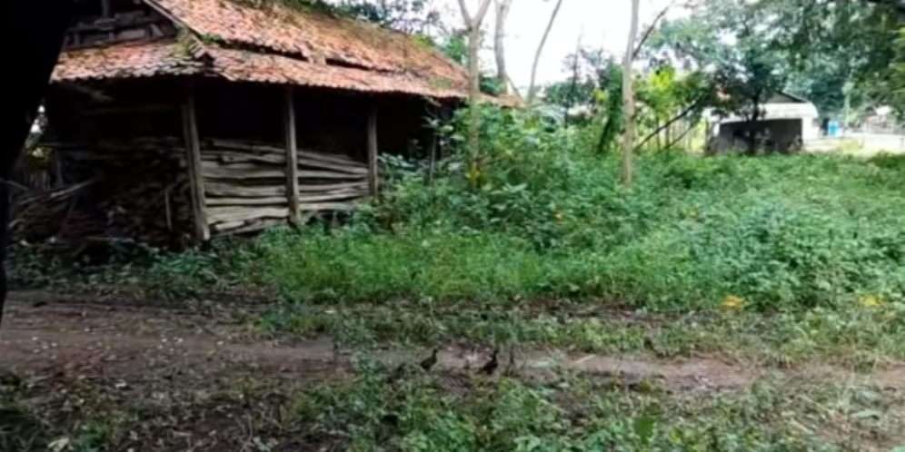 Sang Istri Meninggal, Rumah Mewah Ini Sengaja Ditinggalkan Pemiliknya, Dalamnya Terdapat Sebuah Keris
