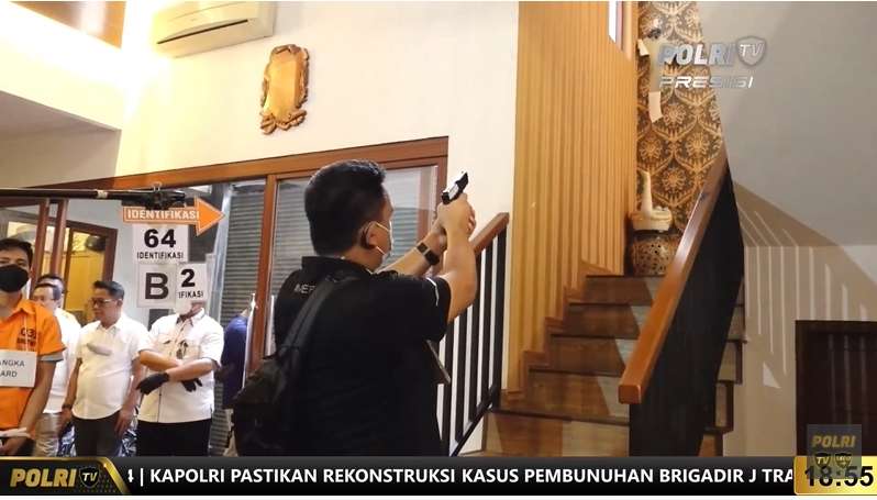 10 Potret Kemewahan Istana Ferdy Sambo, Ada Lift Pribadi, Tas Mewah Istri Berjejer, Sultan Abis!