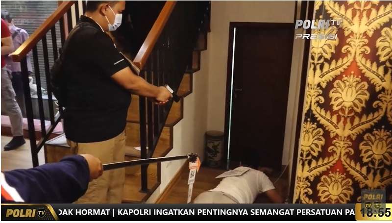 10 Potret Kemewahan Istana Ferdy Sambo, Ada Lift Pribadi, Tas Mewah Istri Berjejer, Sultan Abis!