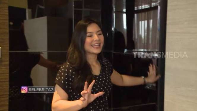 Potret Rumah Mewah Eriska Rein Berlantai 4, Buka Pintu Langsung Lihat Laut!