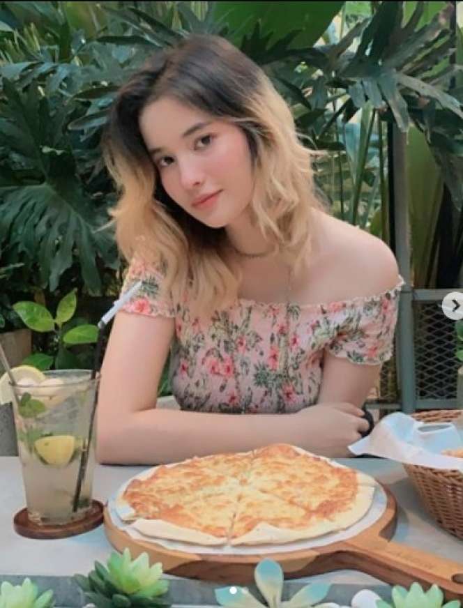 Fakta-fakta Mengejutkan Regina Preman Pensiun 6 di Kehidupan Nyata, Aspri ke-15 Hotman Paris yang Cantik Banget!