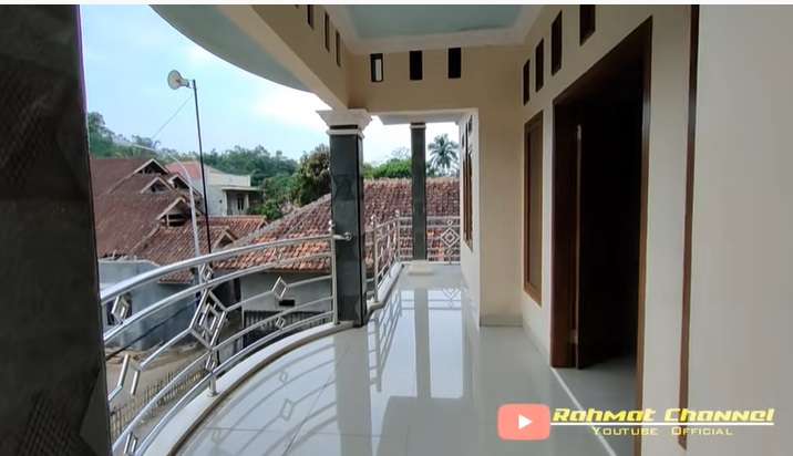 Potret Rumah Mewah TKI Arab Saudi, Bak Istana Megah di Tengah Kampung!