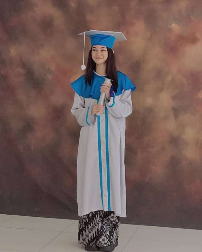 Potret Shabina Mecca Anak Bungsu Sarita Abdul Mukti, Punya Kaki Jenjang Bak Model!