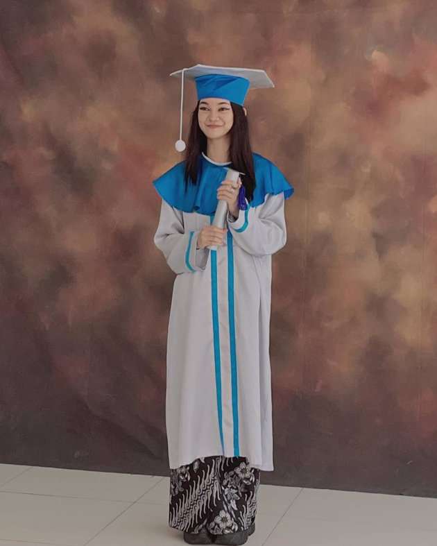Potret Shabina Mecca Anak Bungsu Sarita Abdul Mukti, Punya Kaki Jenjang Bak Model!