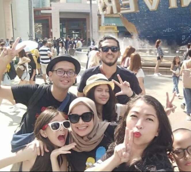 Potret Kebersamaan Putri Angkat Deddy Corbuzier Bersama Ayah Kandung yang Jarang Tersorot!