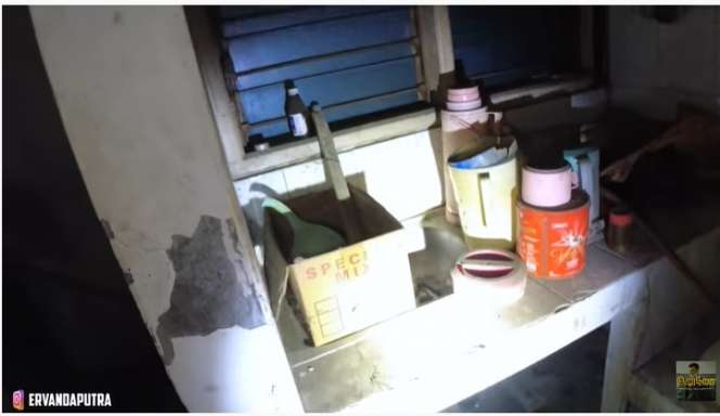 Potret Rumah Mewah Terbengkalai, Jadi Saksi Bisu Cinta Segitiga Sang Pemilik dan Babysitter!