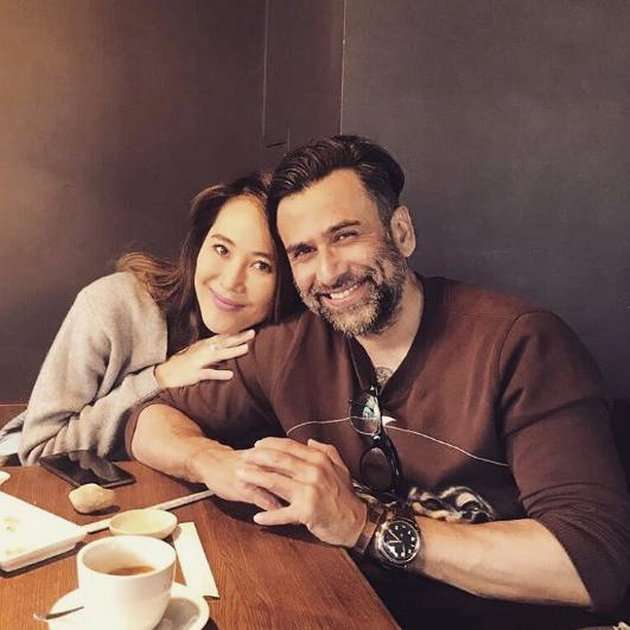 Beda Agama, Sederet Selebriti Ini Pilih Menikah di Luar Negeri yang Terakhir Bikin Heboh!