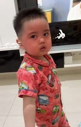 Potret Clayton, Bocah 2 Tahun yang Viral di Tiktok Suka Makan Sushi