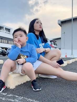 Potret Clayton, Bocah 2 Tahun yang Viral di Tiktok Suka Makan Sushi