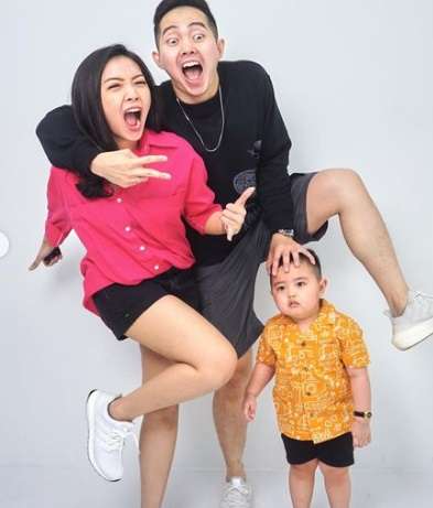 Potret Clayton, Bocah 2 Tahun yang Viral di Tiktok Suka Makan Sushi