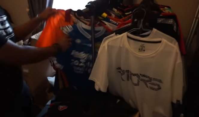 9 Potret Rumah Presenter Bola Rendra Soedjono, Halaman Belakang Ada Rawa-rawa