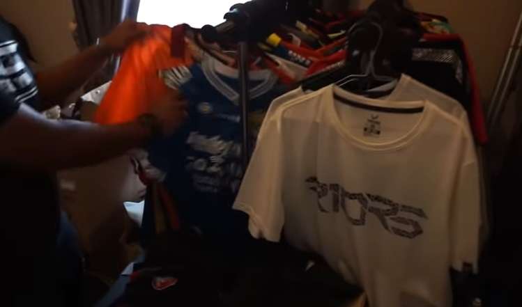 9 Potret Rumah Presenter Bola Rendra Soedjono, Halaman Belakang Ada Rawa-rawa