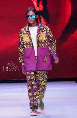 7 Gaya Keren Bonge Lenggak-lenggok di Jakarta Fashion and Food Festival, Bikin Terkesima