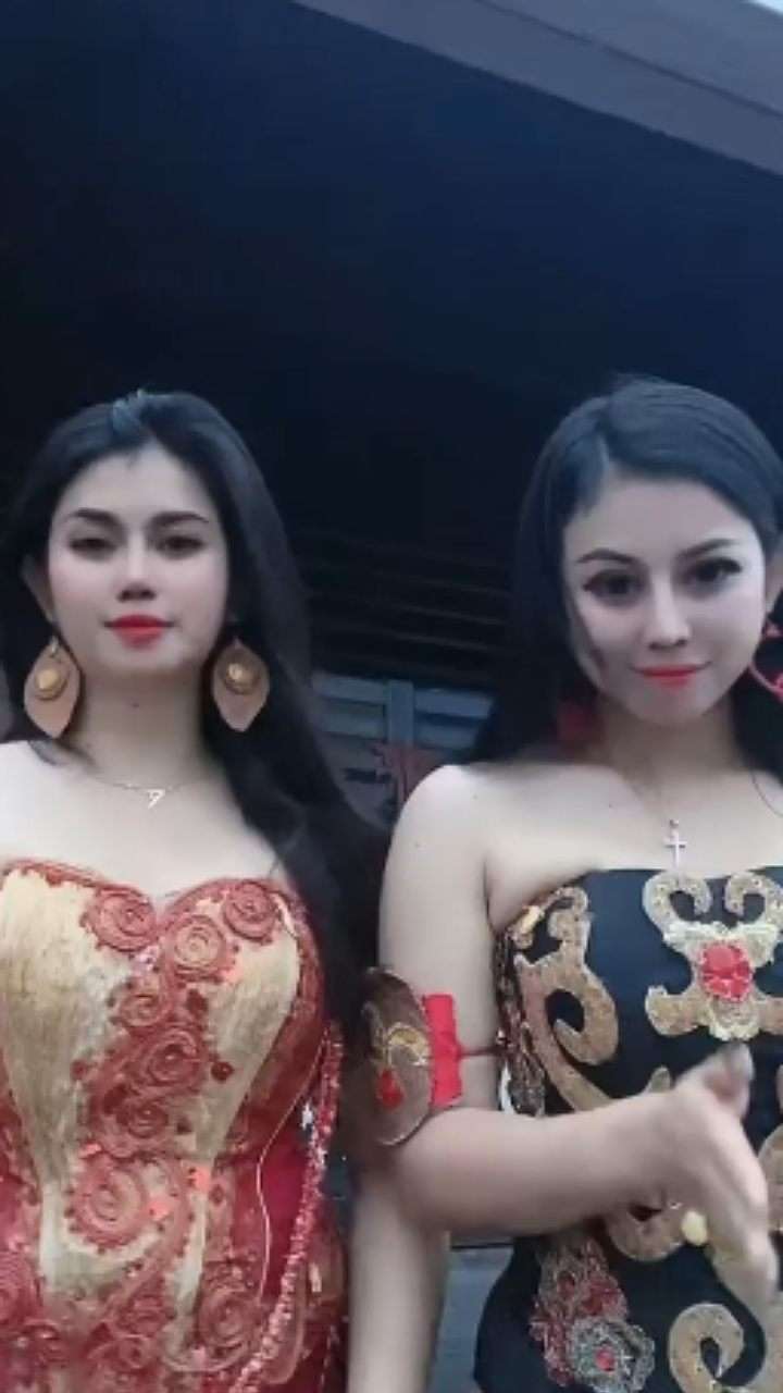 Potret Kecantikan Gadis Dayak yang Bikin Heboh Sosmed