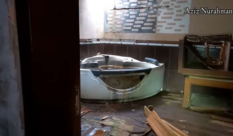 Merinding! 9 Potret Salon yang Bangkrut Selama 10 Tahun, Ada Satu Ruangan yang Tidak Boleh Dibuka