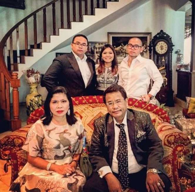 Potret Rumah Hotman Paris VS Ruhut Sitompul, Mewah Mana?