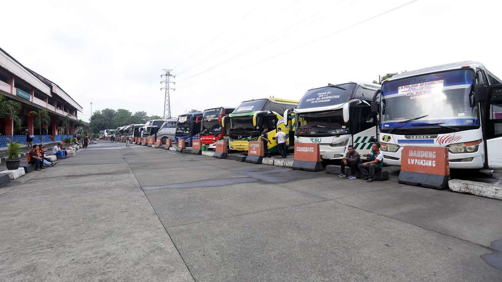 FOTO: Harga BBM Naik, Tiket Bus di Terminal Kampung Rambutan Ikutan Naik
