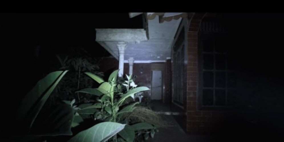Potret Rumah Terbengkalai di Depok, Ditemukan Barang-barang Antik
