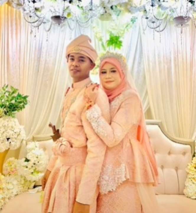 Viral Potret Janda Menikah dengan Teman Putrinya, Beda Usia 15 Tahun