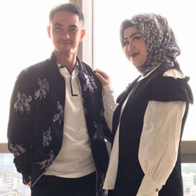 Lihat Lagi 6 Kontroversi Zumi Zola yang Baru Saja Dinyatakan Bebas Bersyarat