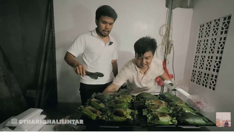 8 Potret Warung Nasi Bakar Melati JKT48 di Teras Rumah, Pakai Gerobak Kecil!