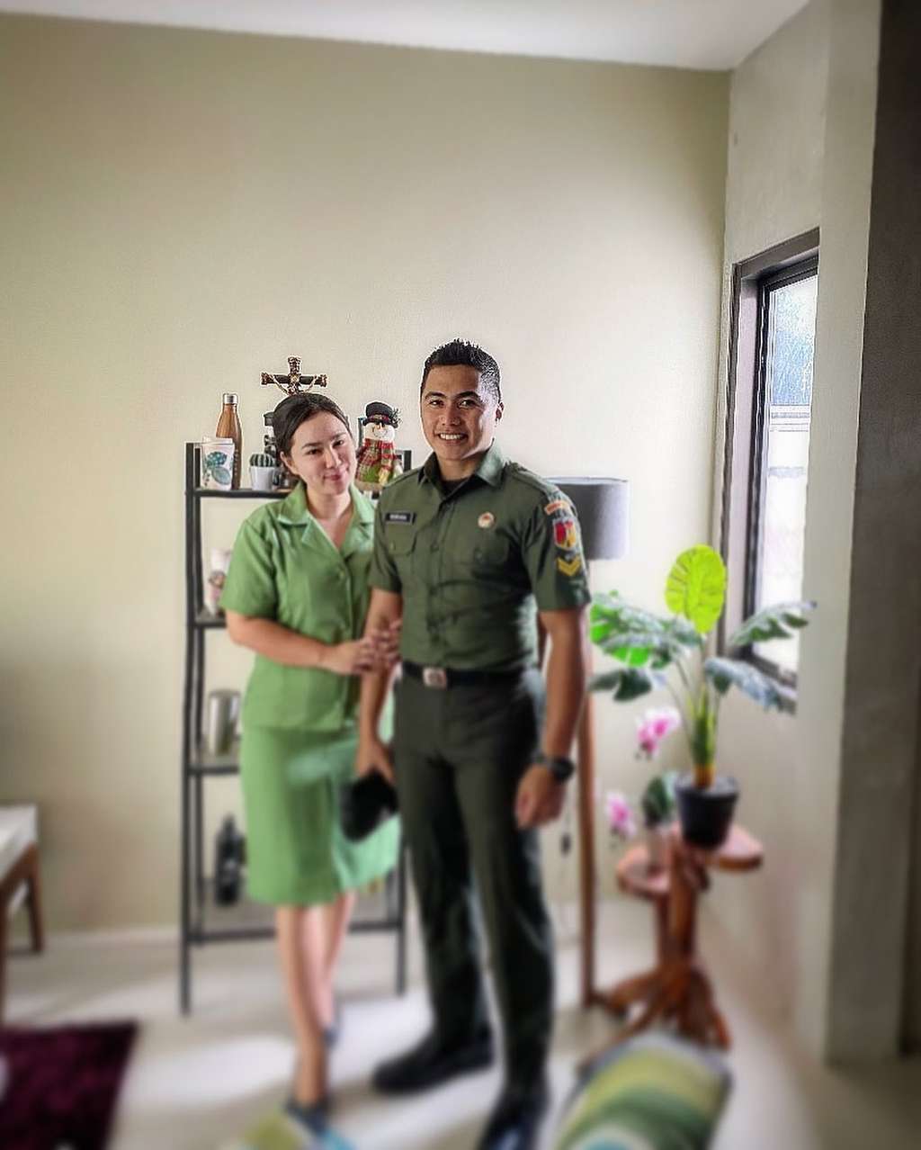 Potret Claudia Pacar Aprilio Manganang Pakai Baju Persit, Ditegur Roknya Terlalu Pendek
