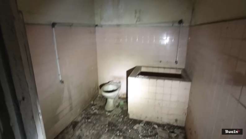 10 Rumah Mama Lauren `Peramal Kiamat 2012` yang Terbengkalai 12 Tahun, Mengerikan Bak Istana Hantu!