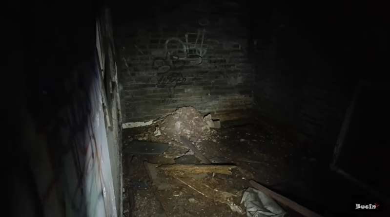 10 Rumah Mama Lauren `Peramal Kiamat 2012` yang Terbengkalai 12 Tahun, Mengerikan Bak Istana Hantu!