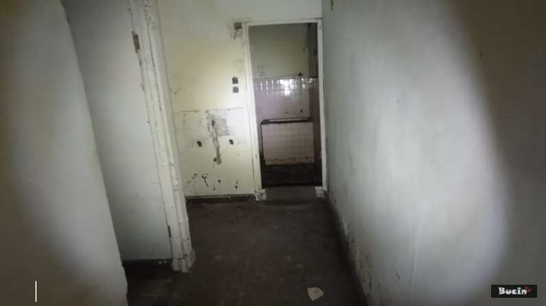 10 Rumah Mama Lauren `Peramal Kiamat 2012` yang Terbengkalai 12 Tahun, Mengerikan Bak Istana Hantu!