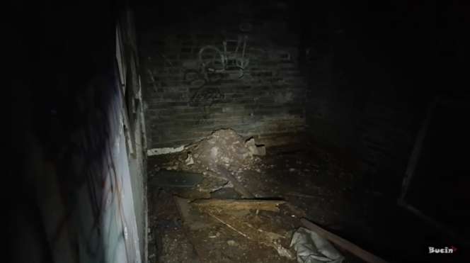 10 Rumah Mama Lauren `Peramal Kiamat 2012` yang Terbengkalai 12 Tahun, Mengerikan Bak Istana Hantu!