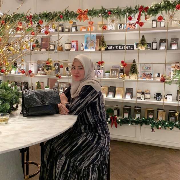Zumi Zola Bebas dari Bui, Sherrin Tharia Sang Mantan Istri Kembali Disorot, Kini Jualan Kue