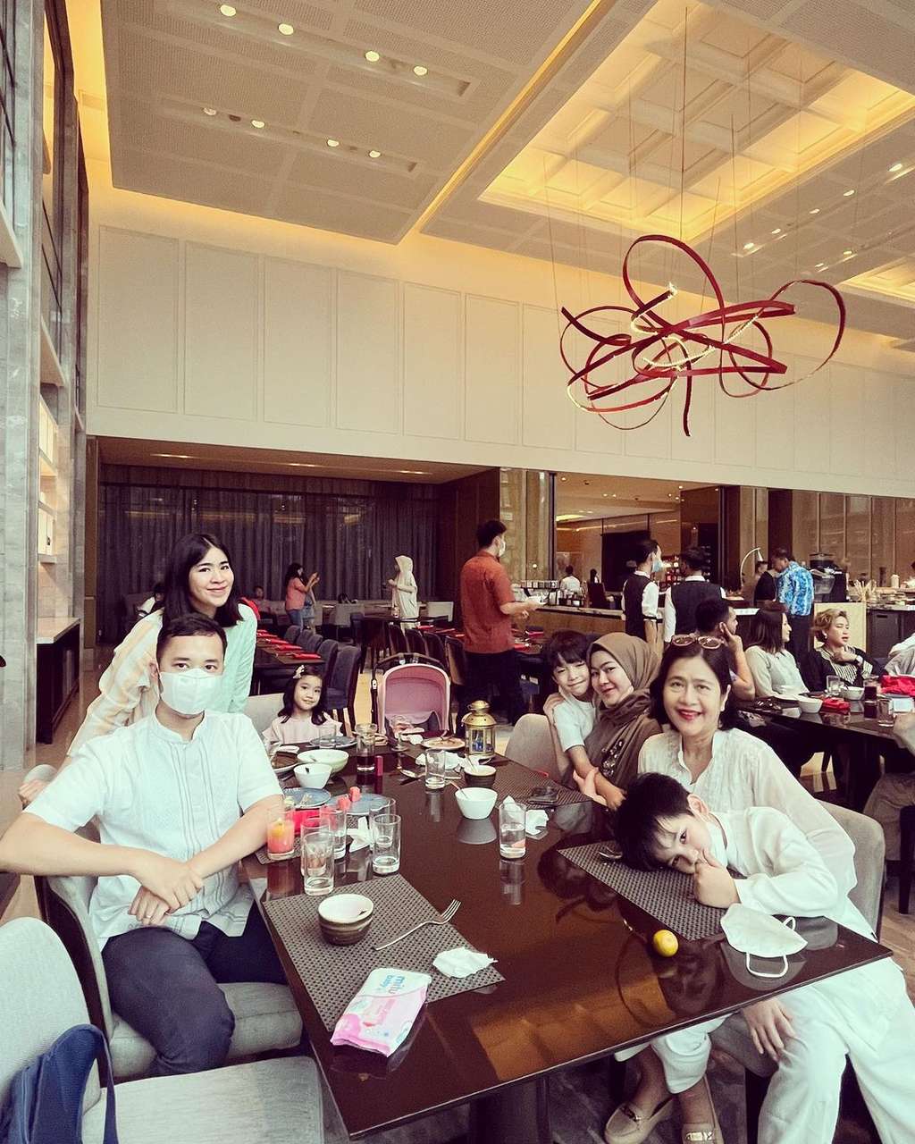 Zumi Zola Bebas dari Bui, Sherrin Tharia Sang Mantan Istri Kembali Disorot, Kini Jualan Kue