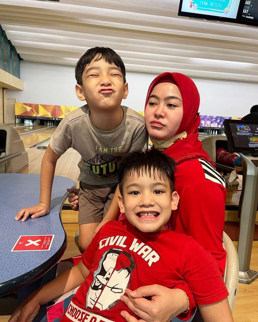 Zumi Zola Bebas dari Bui, Sherrin Tharia Sang Mantan Istri Kembali Disorot, Kini Jualan Kue