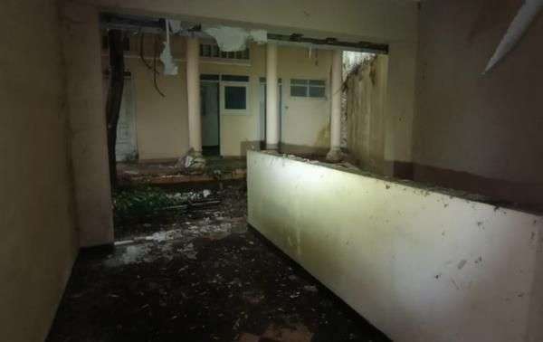 10 Adu Ngeri Rumah Terbengkalai Milik Suzanna VS Farida Pasha ‘Mak Lampir`, Ada Kisah Mistis!