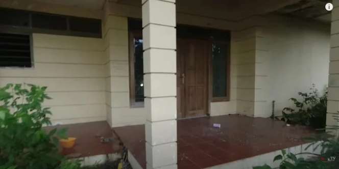 10 Adu Ngeri Rumah Terbengkalai Milik Suzanna VS Farida Pasha ‘Mak Lampir`, Ada Kisah Mistis!