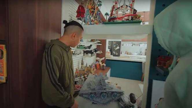 10 Adu Perbandingan Rumah Raditya Dika VS Ernest Prakasa, Beda Jauh, Mana Lebih Tajir?