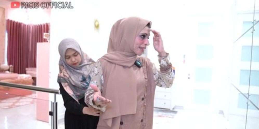 Potret Kak Jill Didandani Ria Ricis Pakai Hijab, Bikin Pangling!