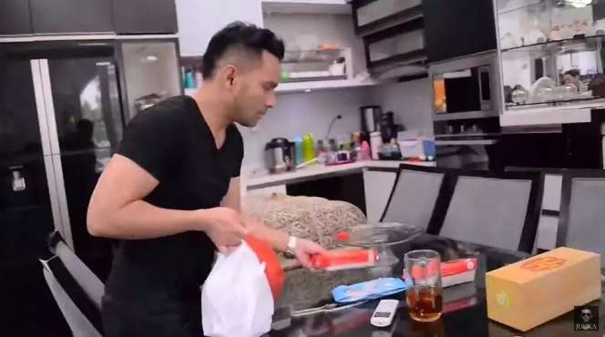 9 Potret Rumah Judika yang Jarang Tersorot, Mewah Banget, Mirip Bangunan Kastil