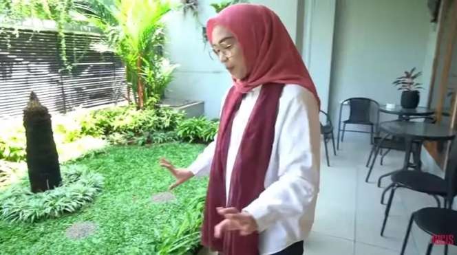 7 Potret Rumah Demian Aditya yang Didesain Serba Hitam, Punya Lemari Berisi Alat-Alat Ajaib!