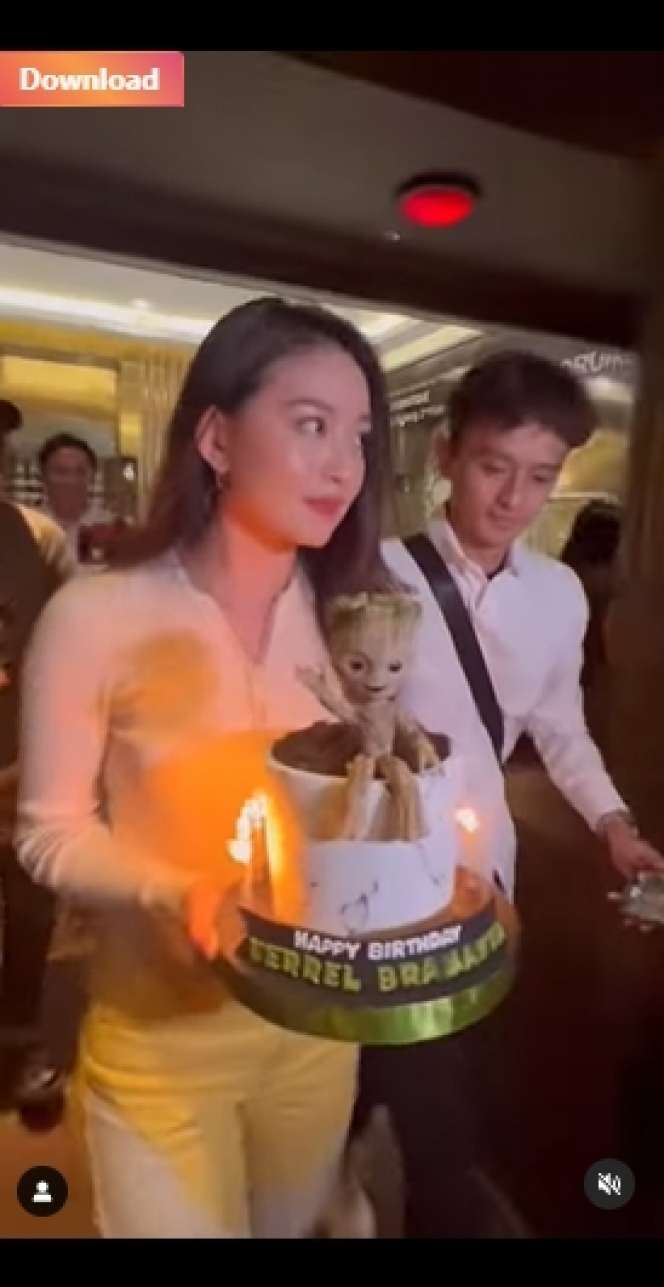 10 Adu Gaya Natasha Wilona VS Livy Renata di Ultah Verrell Bramasta ke-26, Siapa Lebih Cocok?