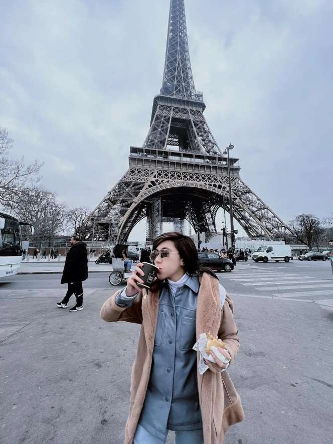 Masih Ingat Dera Indonesia Idol yang Tomboy? Kini Jadi Politisi Cantik, Lihat 8 Potretnya Sekarang