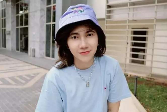 Masih Ingat Dera Indonesia Idol yang Tomboy? Kini Jadi Politisi Cantik, Lihat 8 Potretnya Sekarang