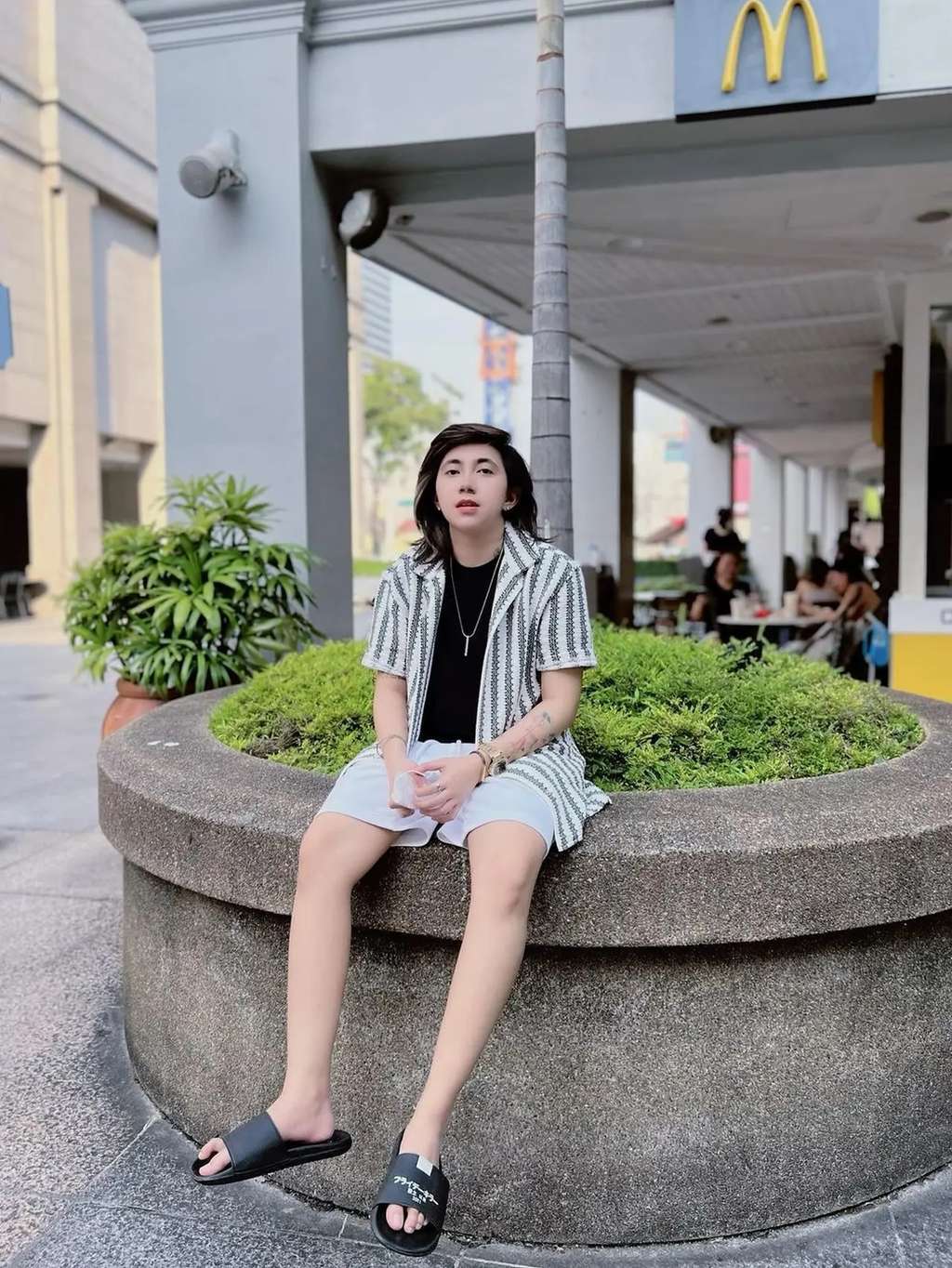 Masih Ingat Dera Indonesia Idol yang Tomboy? Kini Jadi Politisi Cantik, Lihat 8 Potretnya Sekarang