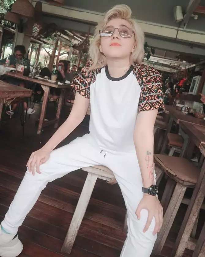 Masih Ingat Dera Indonesia Idol yang Tomboy? Kini Jadi Politisi Cantik, Lihat 8 Potretnya Sekarang